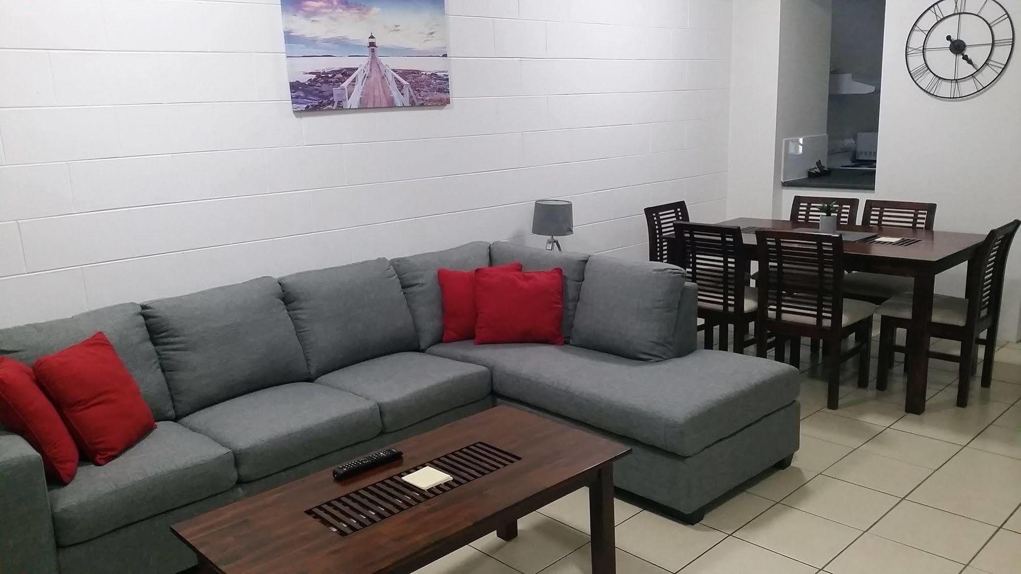 Titree Village Holiday Apartments Порт Дъглас Екстериор снимка